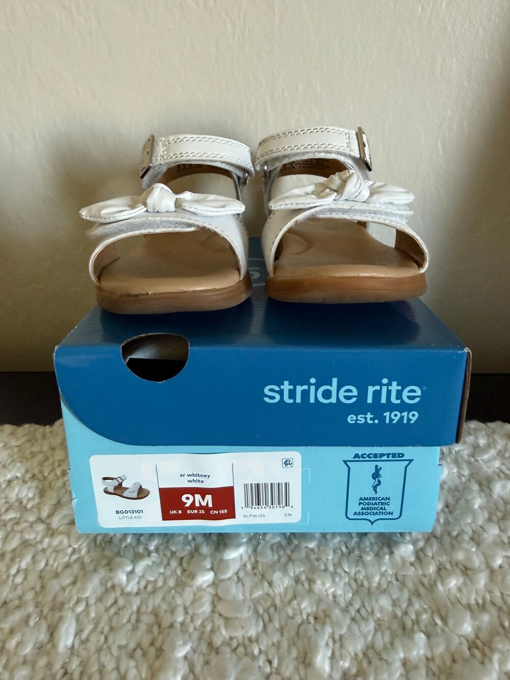 Stride Rite SR Whitney Toddler Girls White Bow Sandals Memory Foam Velcro Size 9